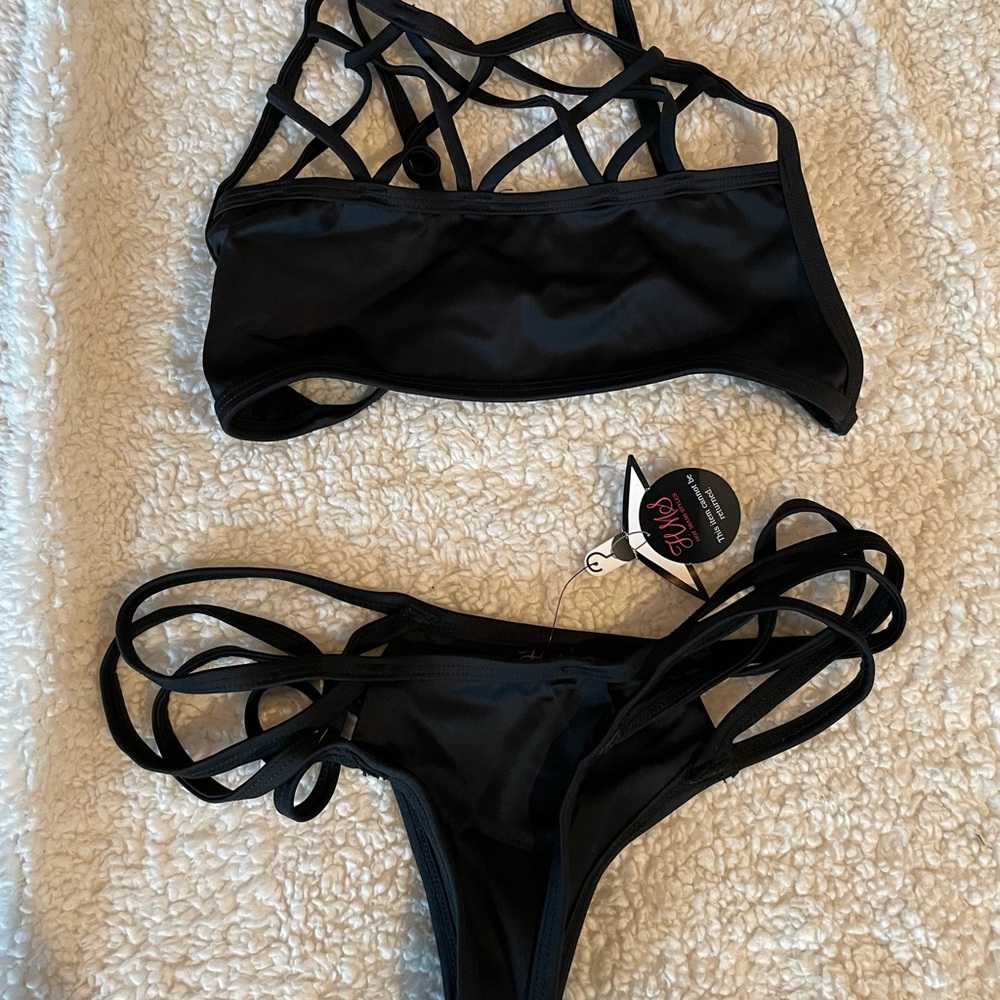 98. Brand new bikini - Picture 1 of 1